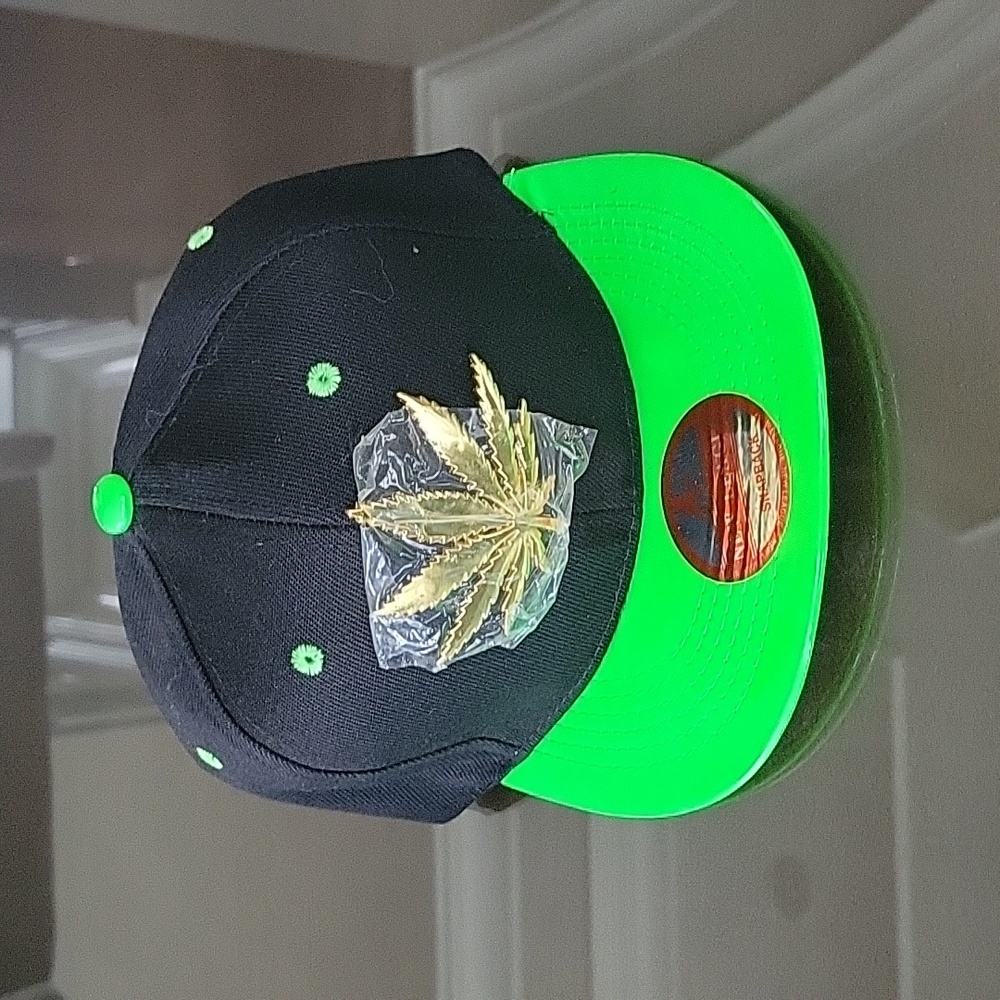 NWT New League Snapback Green & Gold Marijuana Adjustable Baseball Cap Hat